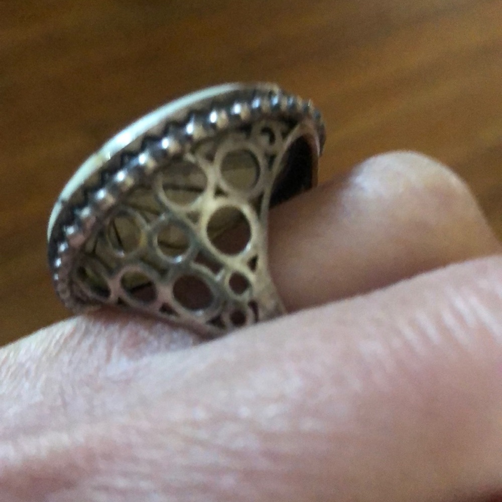 Silver ring - Picture 3 of 7